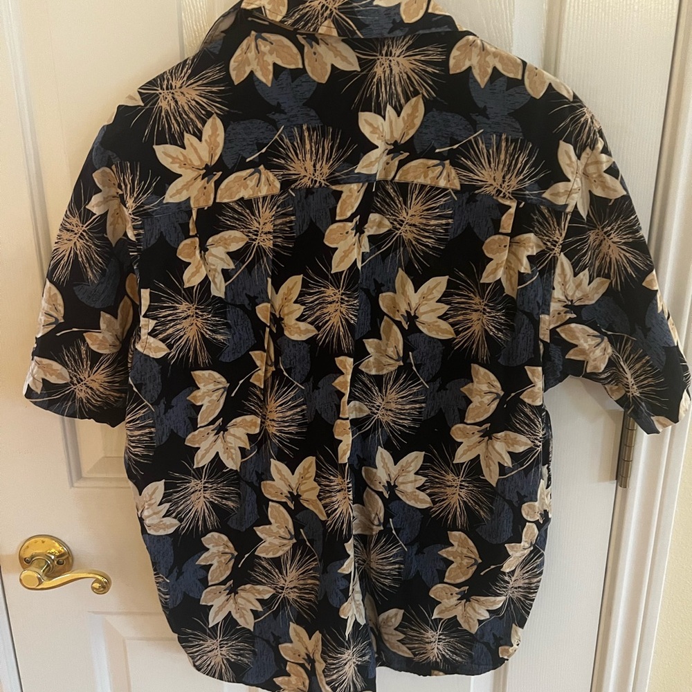 Men’s Vintage Hawaiian Shirt, Crossings Brand.  Navy/tan - Picture 5 of 5